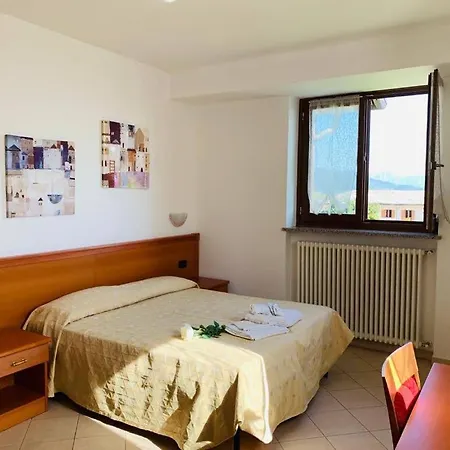 Casa Vacanze Orchidea Pinerolo Buitenkant foto
