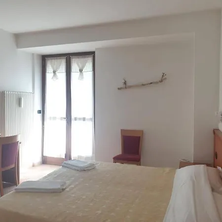 Casa Vacanze Orchidea Pinerolo Buitenkant foto